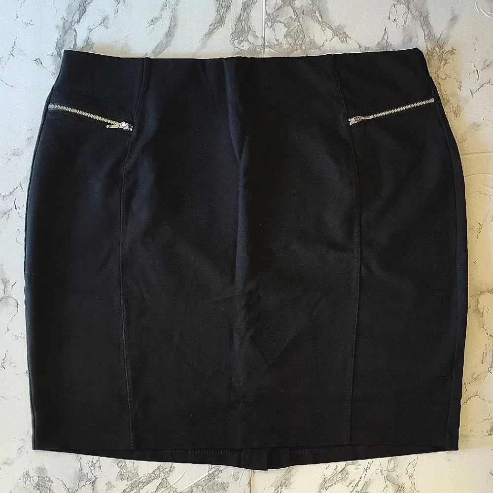 Roz & Ali Black Stretch Zipper‎ Details Pull On Mini Skirt Plus 2X